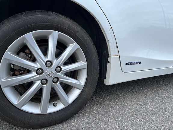 Lexus CT200h 16 of 19