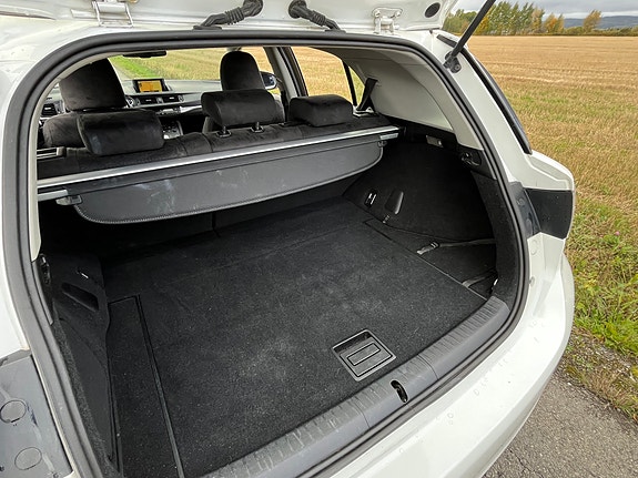 Lexus CT200h 15 of 19