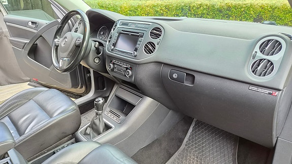 Volkswagen Tiguan 4 of 6