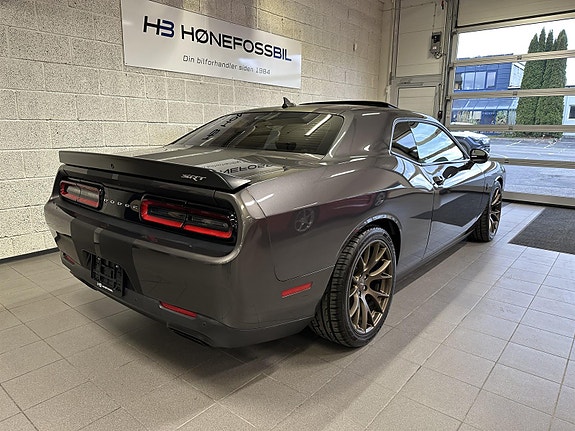 Dodge Challenger 7 of 23