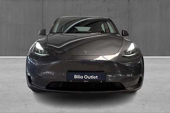 Tesla Model Y 2 of 24