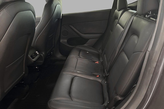 Tesla Model Y 13 of 24
