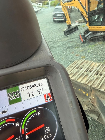 Hitachi ZX210LC-5B 18 of 18