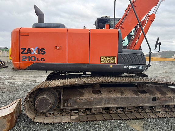 Hitachi ZX210LC-5B 4 of 18