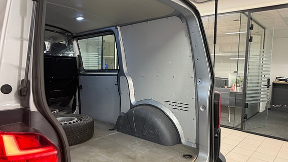 Volkswagen Transporter 9 of 30