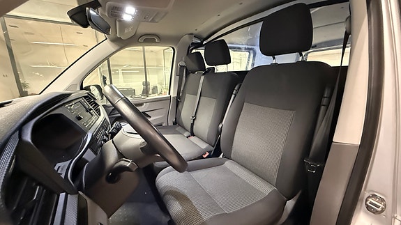 Volkswagen Transporter 18 of 30