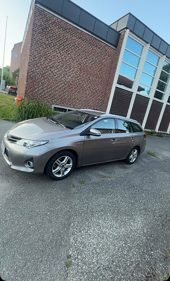 Toyota Auris 5 of 9
