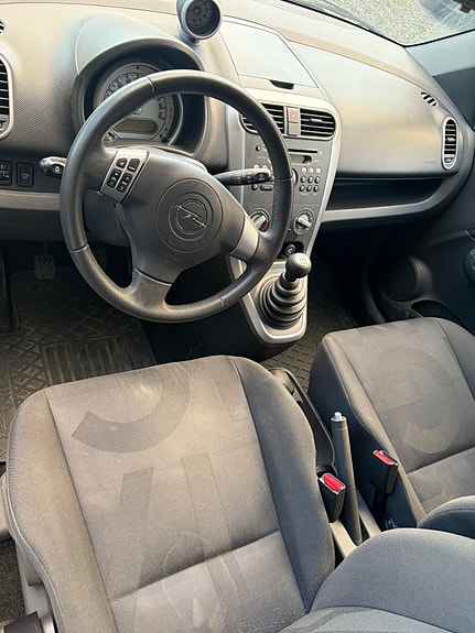 Opel Agila 8 of 12