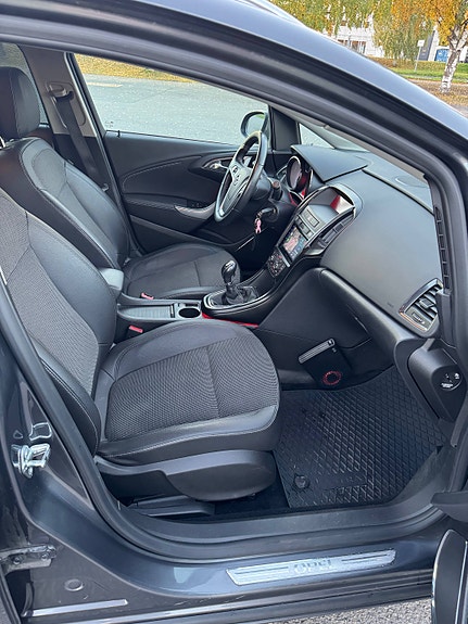 Opel Astra 16 of 30