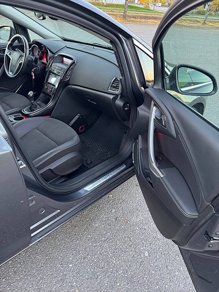 Opel Astra 15 of 30