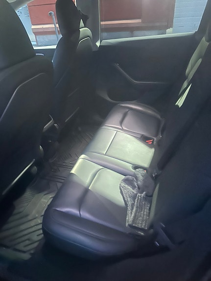 Tesla Model Y 7 of 7