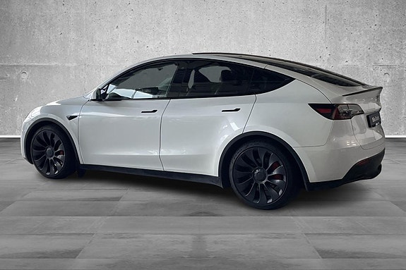Tesla Model Y 3 of 21