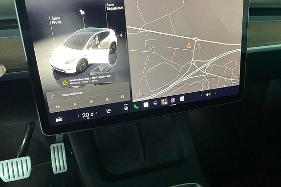 Tesla Model Y 14 of 21
