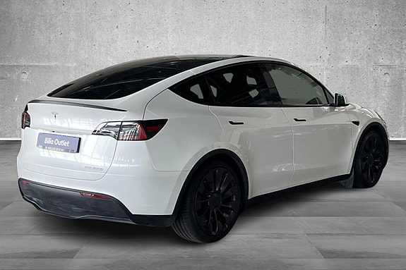 Tesla Model Y 6 of 21