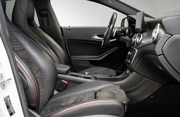 Mercedes-Benz CLA180 4 of 8
