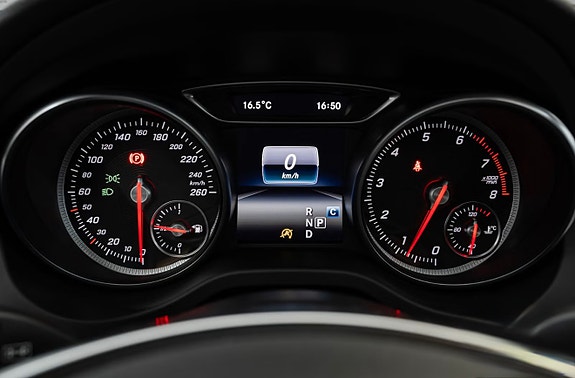 Mercedes-Benz CLA180 7 of 8