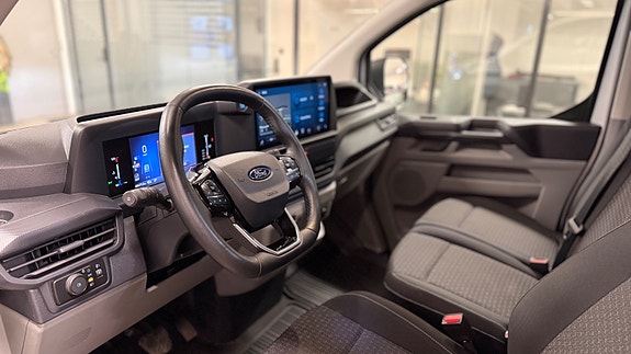 Ford Transit Custom 12 of 20