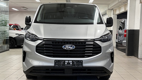Ford Transit Custom 10 of 20