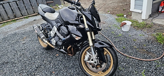 Kawasaki Z 1000 4 of 5