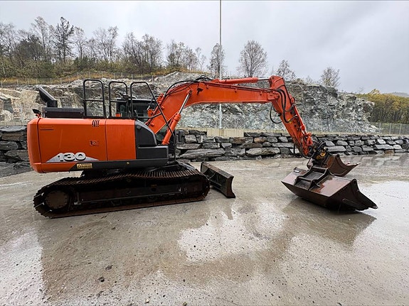 Hitachi ZX 130-6 5 of 6