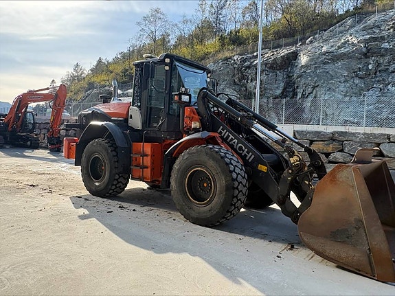 Hitachi ZW180PL-6 6 of 6
