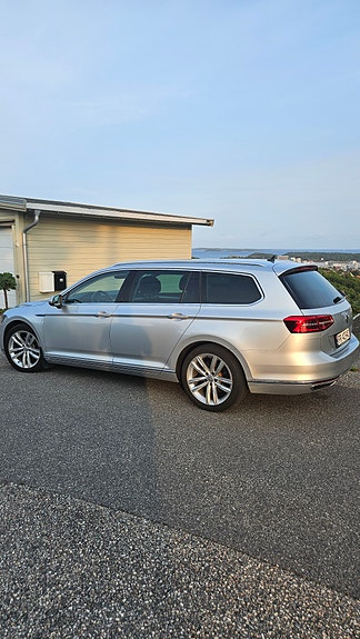 Volkswagen Passat 4 of 16