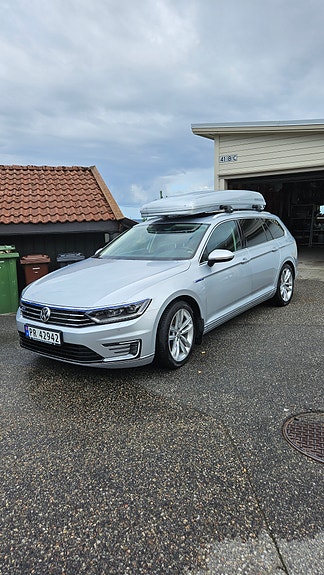 Volkswagen Passat 8 of 16