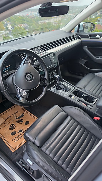 Volkswagen Passat 13 of 16