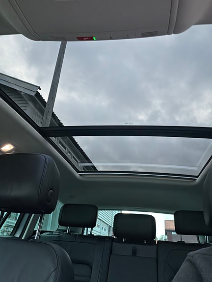 Volkswagen Passat 12 of 16