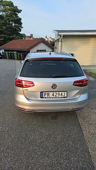 Volkswagen Passat 3 of 16
