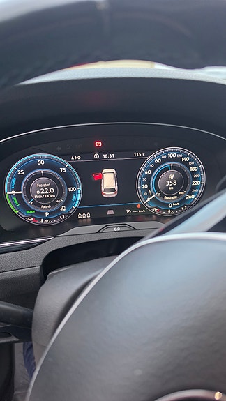 Volkswagen Passat 10 of 16
