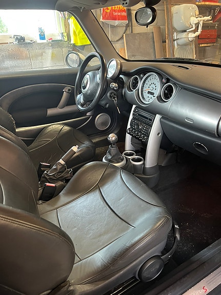 MINI Cooper S 7 of 25