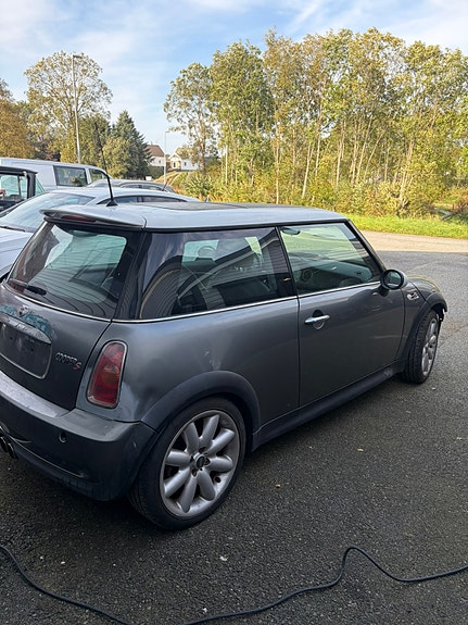 MINI Cooper S 19 of 25