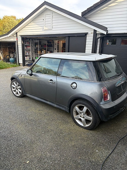 MINI Cooper S 18 of 25