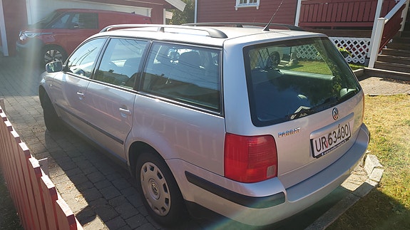 Volkswagen Passat 6 of 14