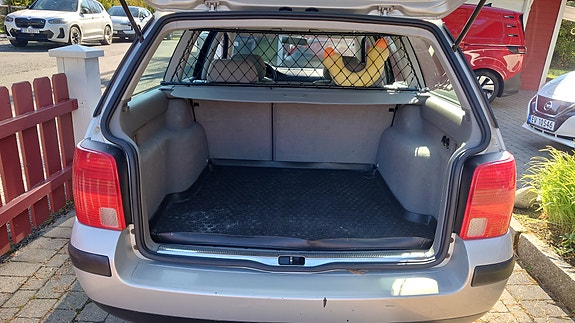 Volkswagen Passat 13 of 14