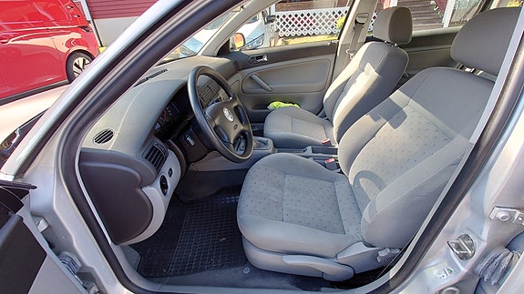Volkswagen Passat 11 of 14