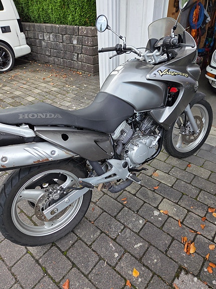 Honda XL 125 V Varadero 3 of 11