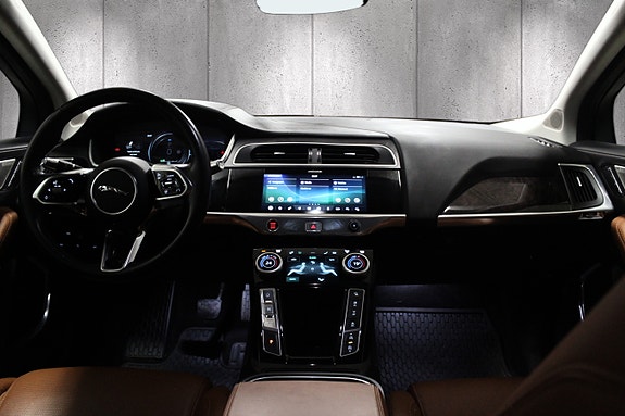Jaguar I-PACE 30 of 30