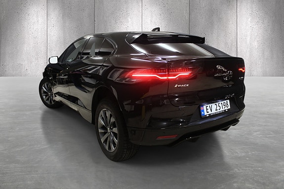 Jaguar I-PACE 16 of 30