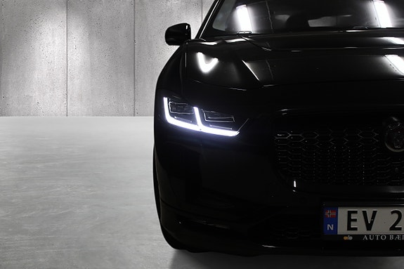 Jaguar I-PACE 9 of 30