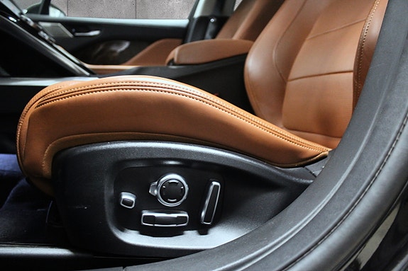 Jaguar I-PACE 29 of 30