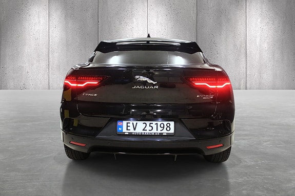 Jaguar I-PACE 11 of 30