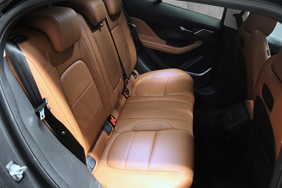 Jaguar I-PACE 21 of 30