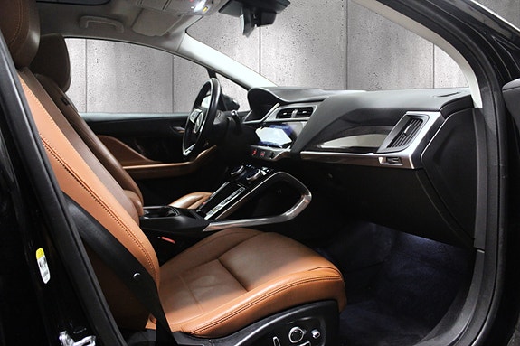 Jaguar I-PACE 24 of 30