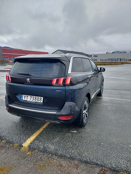 Peugeot 5008 4 of 6