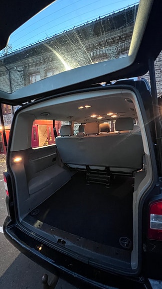 Volkswagen Caravelle 8 of 30