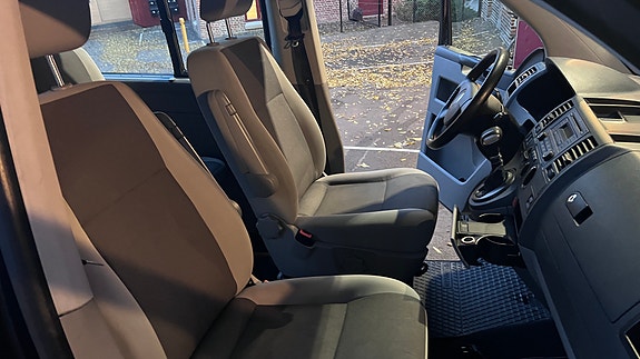 Volkswagen Caravelle 19 of 30