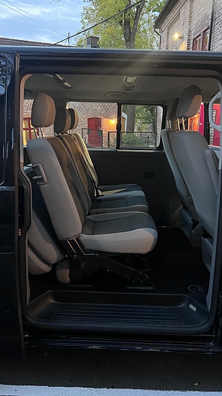 Volkswagen Caravelle 16 of 30