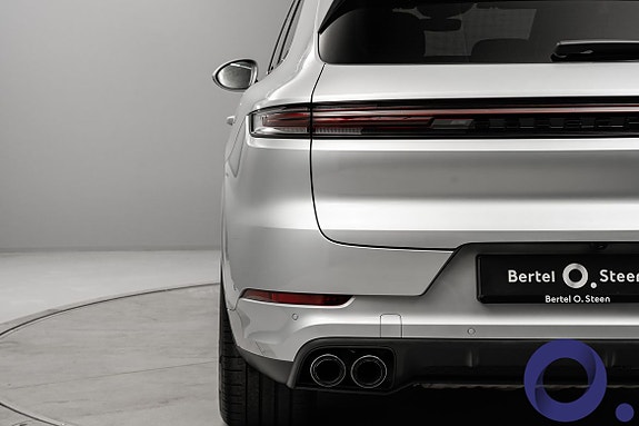 Porsche Cayenne 9 of 30
